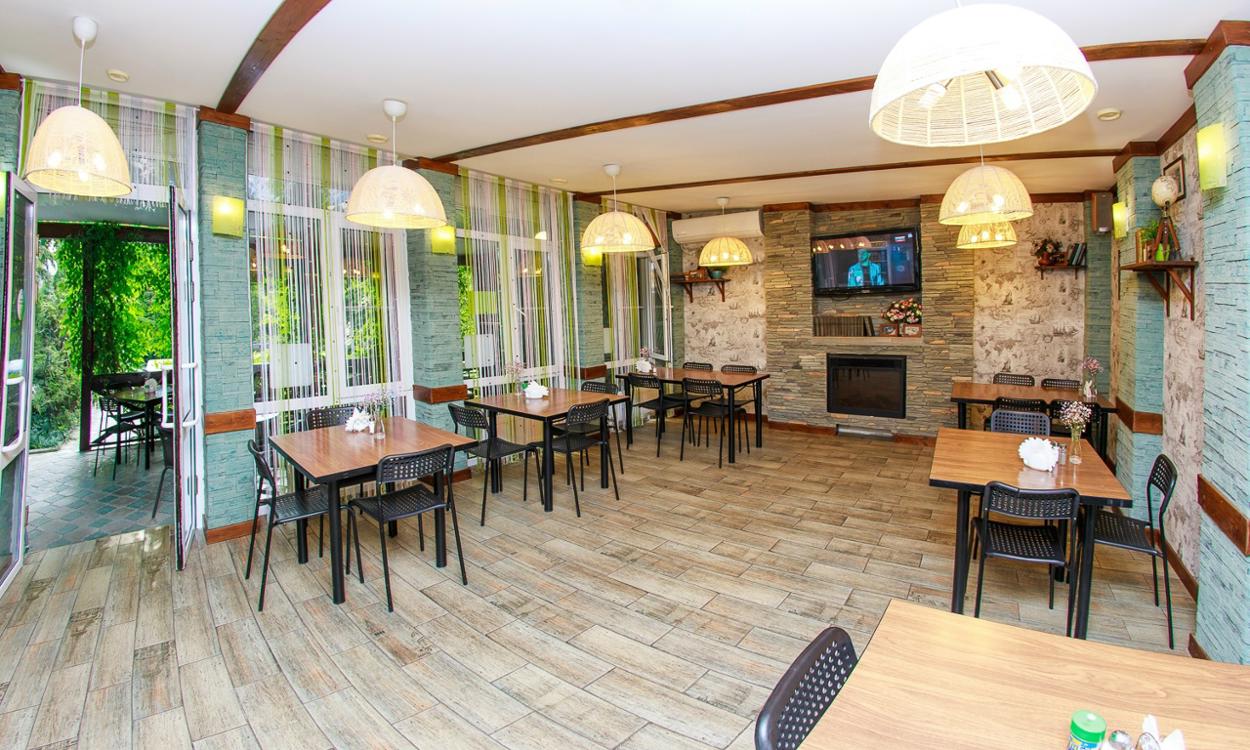 Отдых Гостевой дом Изумрудный - Кафе