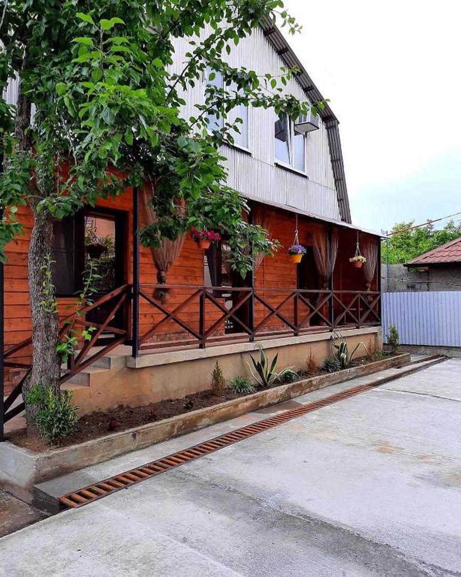 Отдых Гостевой дом У Ларисы - Фасад