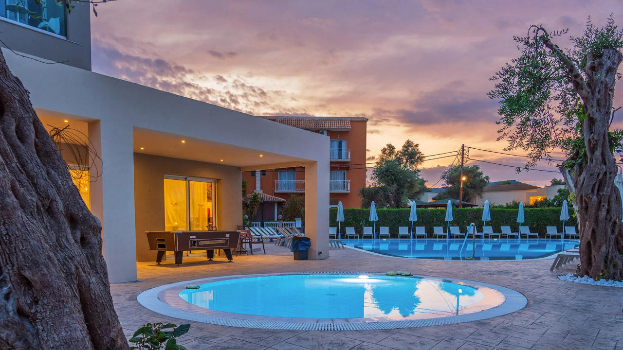 Отдых Отель Gemini - Бассейн