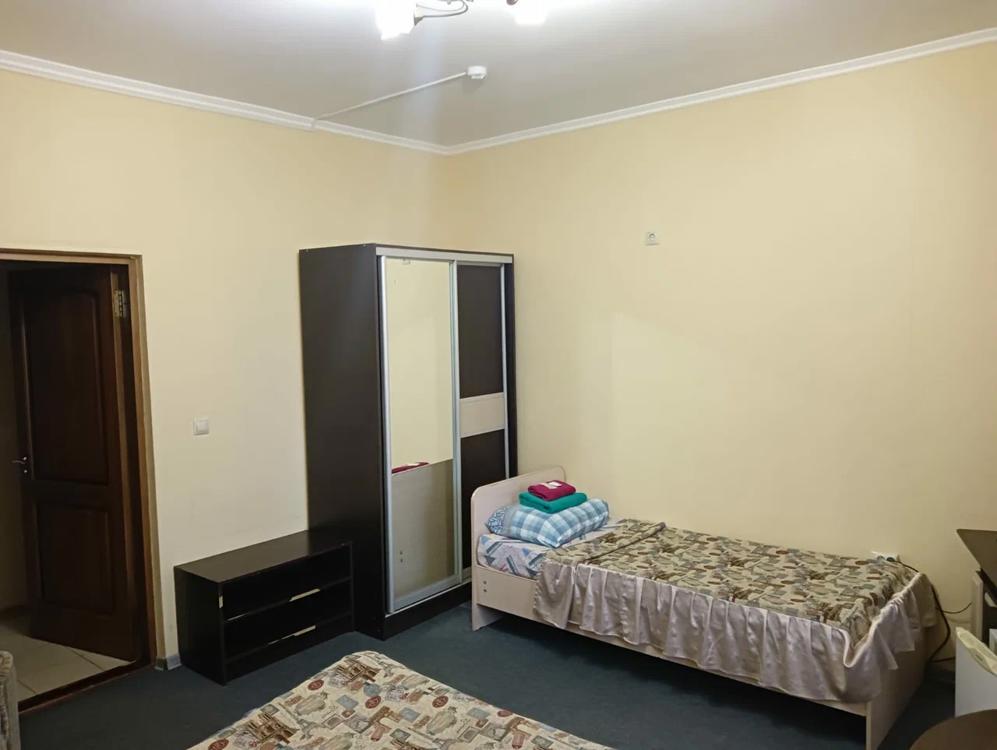 Отдых Гостевой дом Уют - 3-4х-местный номер с удобствами в номере