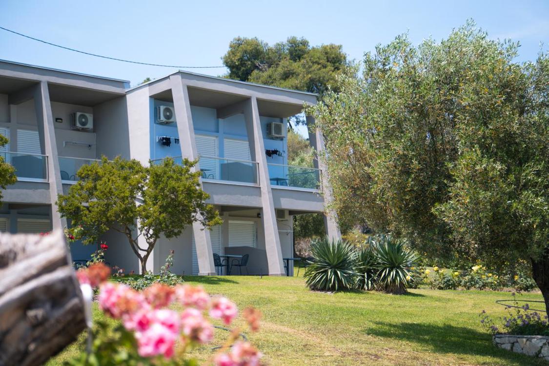 Отдых Отель Iris 3* - Здание отеля