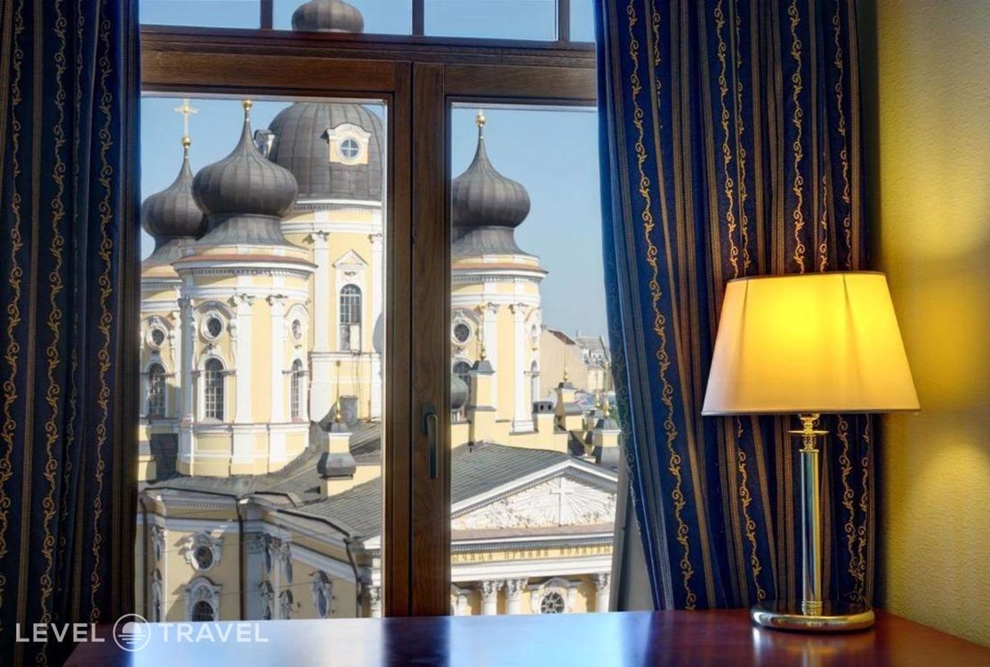 Отдых Отель Достоевский - Вид на Владимирский собор
