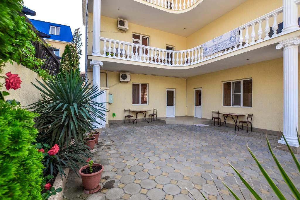 Отдых Гостевой дом Ласточкино гнездо - Внутренний двор