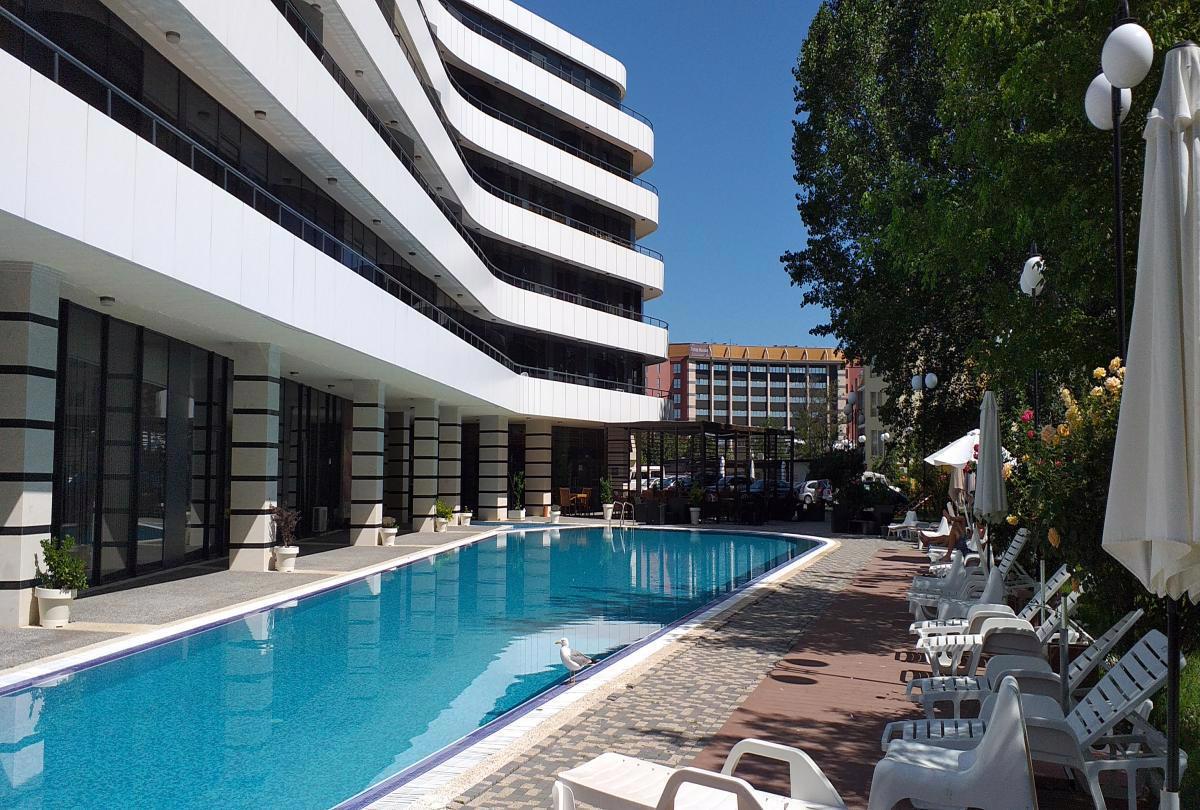 Отдых База отдыха Okay Holiday (отели Boomerang Residence и Palm Court) - Бассейн