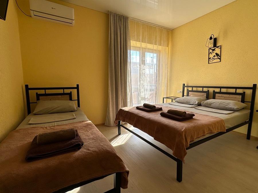 Отдых Гостевой дом Риф - 3-х местный номер