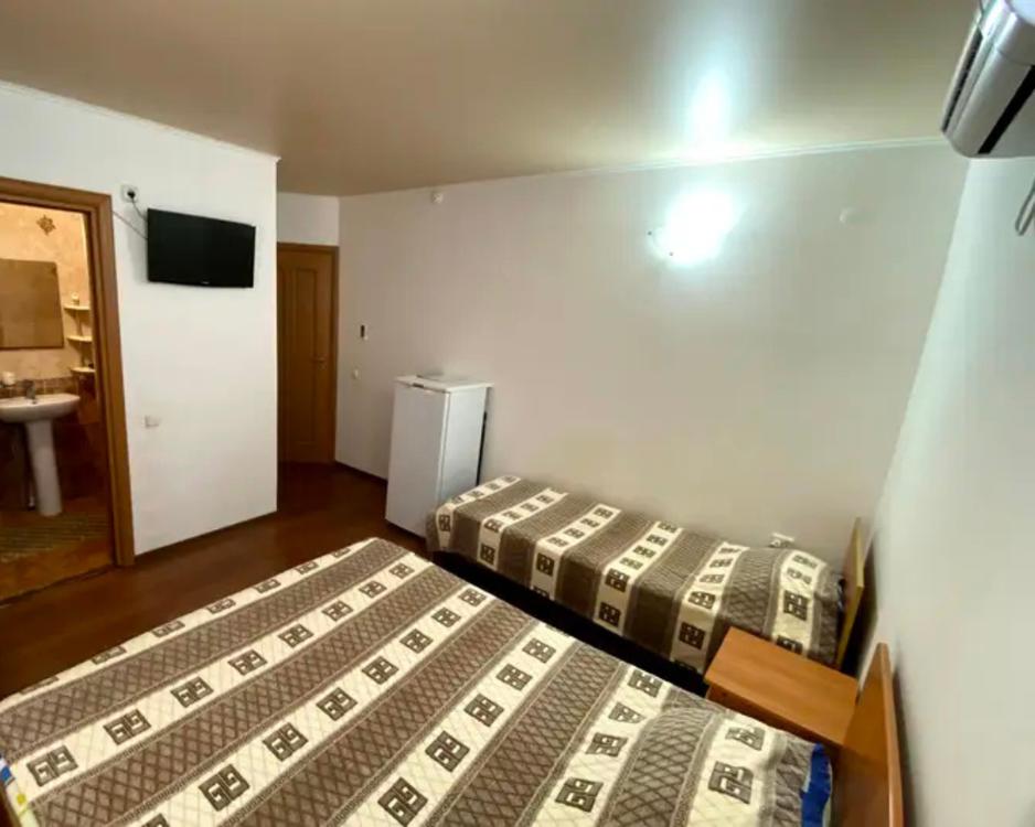 Отдых Гостевой дом Бриз-2 - 3-местный номер