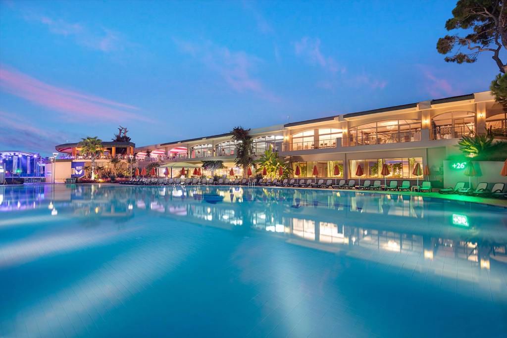 Отдых Отель Pine Beach Belek 5* - Бассейн