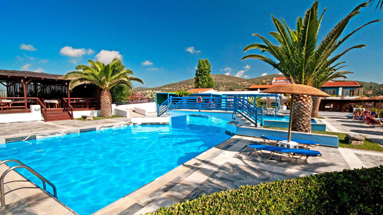 Отдых Отель Zefiros Beach - Бассейн