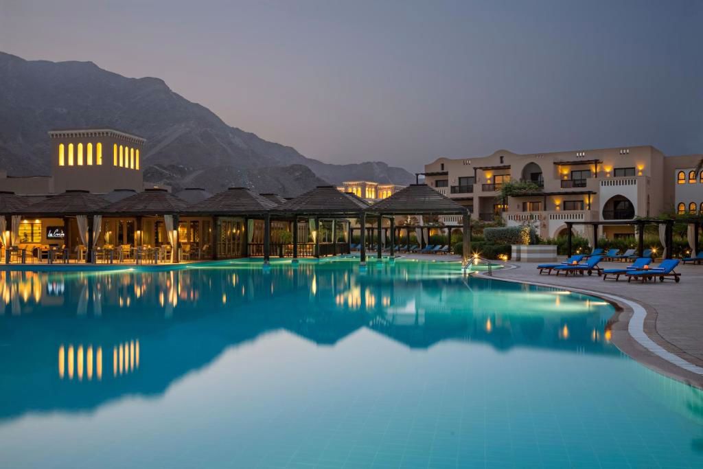 Отдых Отель Miramar Al Aqah Beach Resort 5* - Бассейн