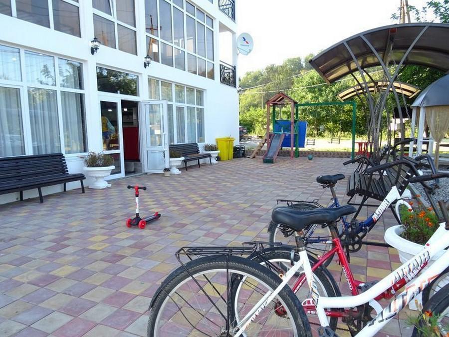 Отдых Отель У Дмитрия - Территория