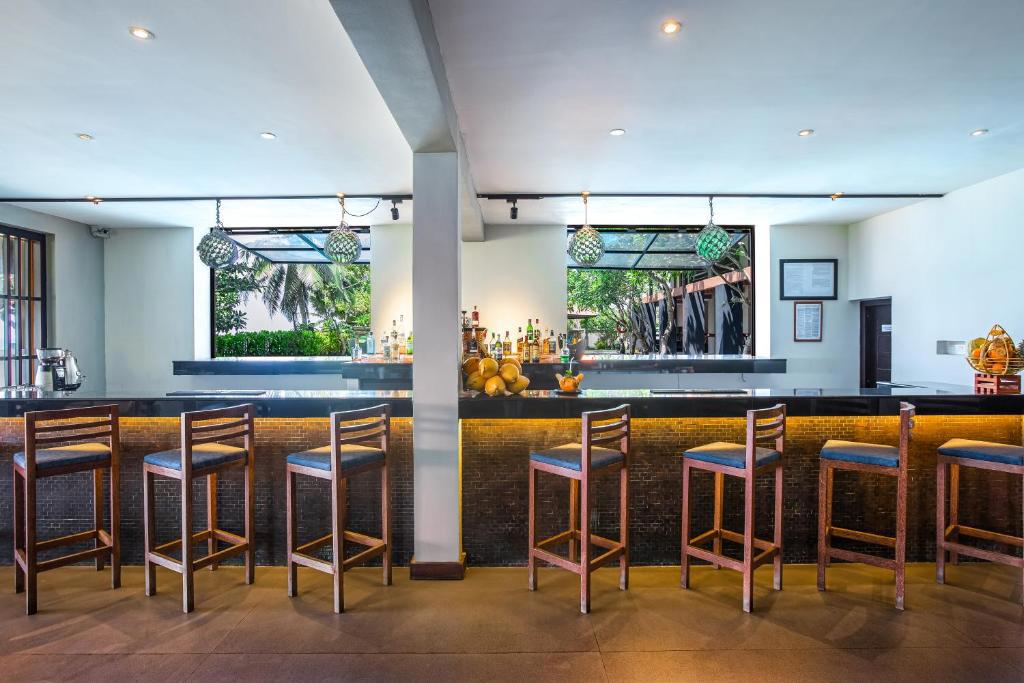 Отдых Отель Earl's Reef 4* - Бар