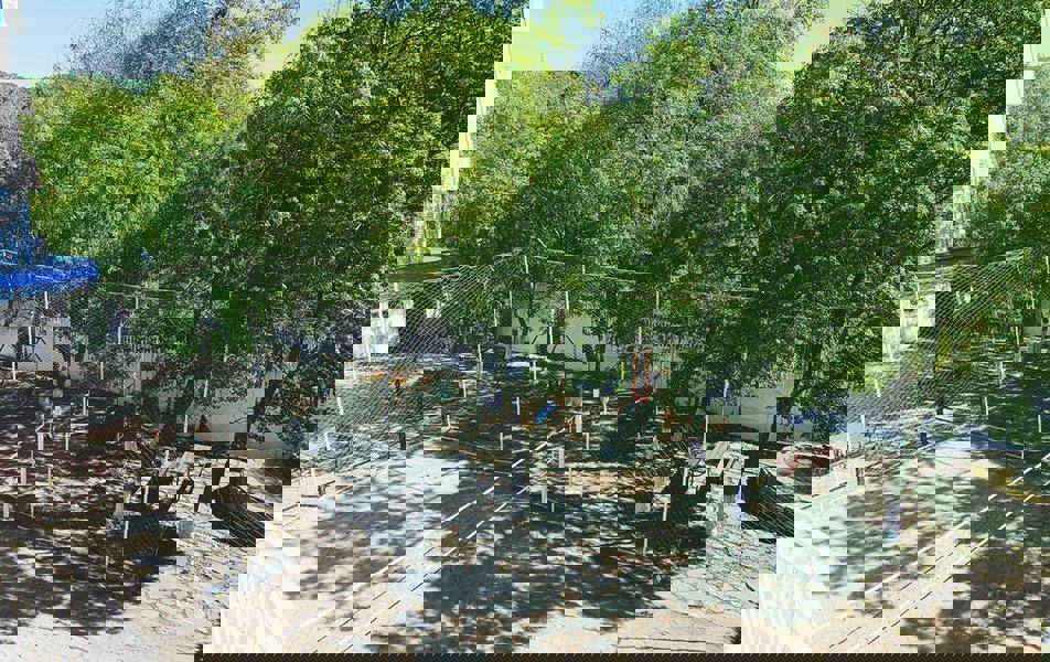 Отдых База отдыха Русалочка - Спортивная площадка