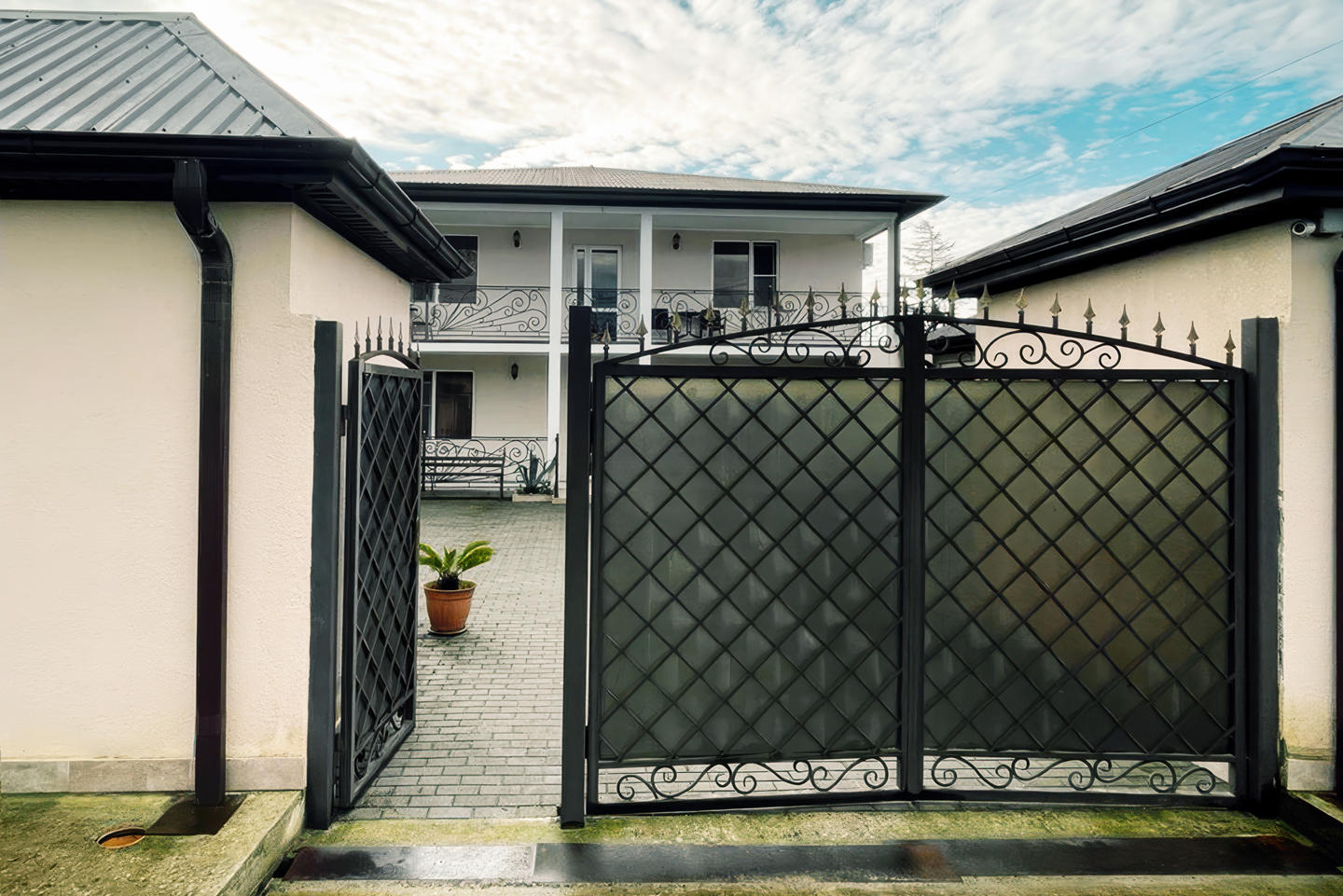 Отдых Гостевой дом Пальмовая гавань - Фасад отеля