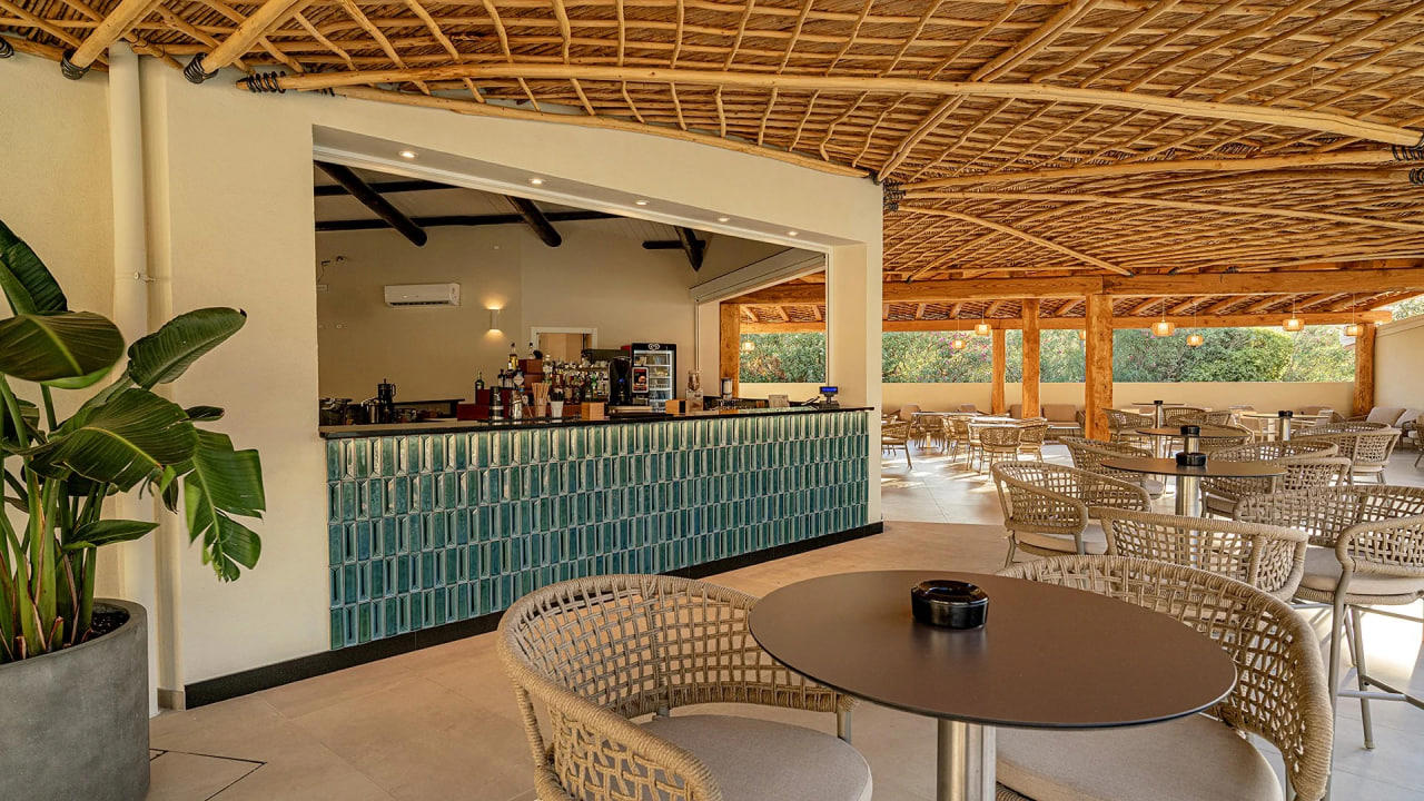 Отдых Отель Club Esse Cala Bitta - Бар