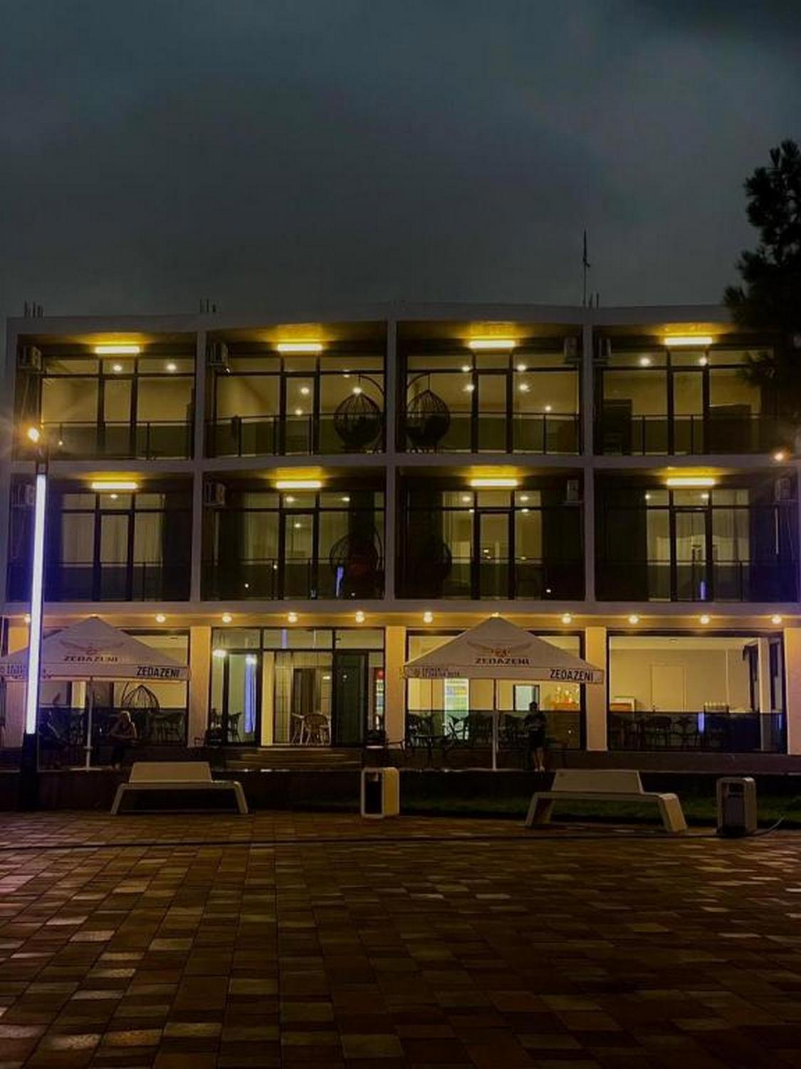 Отдых Отель Zich - Фасад отеля