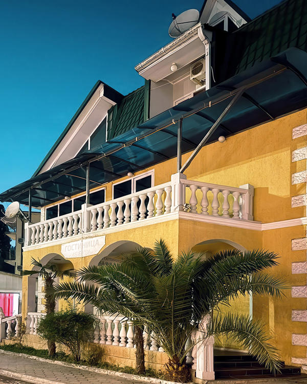 Отдых Отель Лебедь - Фасад здания