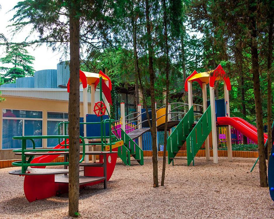 Отдых Санаторий Алушта - Детская площадка
