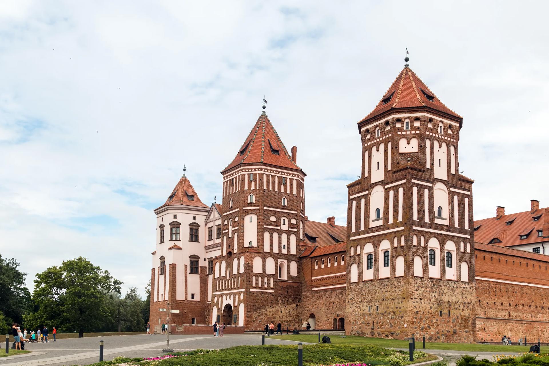 Автобусный тур Мир - Несвиж, выезд из Минскa