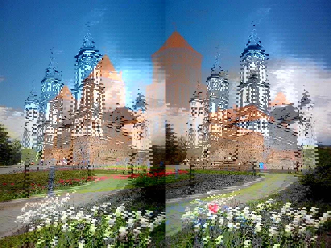 Автобусный тур Мир - Новогрудок, выезд из Минскa