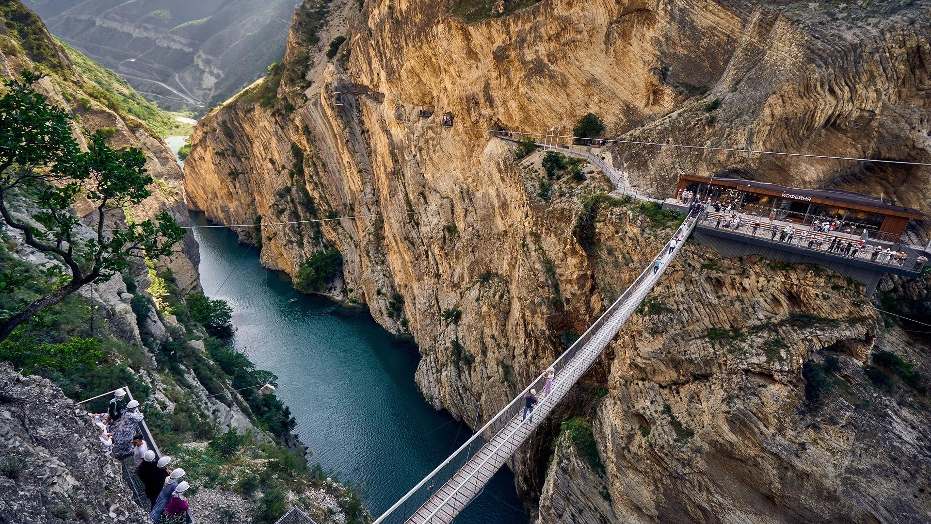 Автобусный тур Гамсутль* - Гоор* - Дербент - каньон Сулакский - Матласская каменная чаша* - пещеры Нохъо, выезд из Минскa, Осиповичей, Бобруйскa, Жлобинa, Гомеля, Добрушa