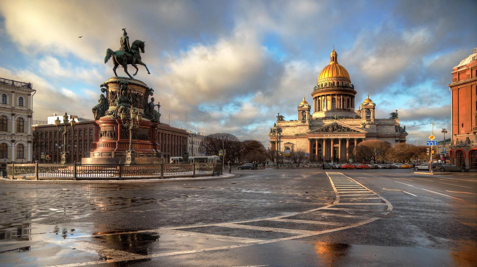 Автобусный тур Санкт-Петербург - Кронштадт - Петергоф, выезд из Минскa