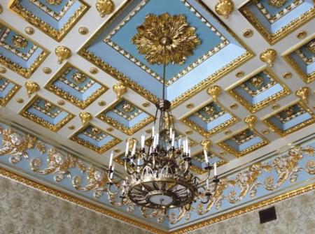 Тур Красный Берег - Жиличи - Фото 3 Знаменитый кессонный потолок в голубой гостиной