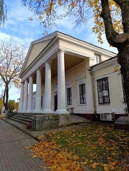 Тур Поставы - Нарочь - Фото 1 дворец тызенгаузов в Поставах