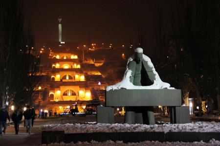 Тур Тбилиси - монастырь Бодбийский - Севан - Ереван - монастырь Хор Вирап - монастырь Эчмиадзинский - Гарни - монастырь Гегард - Фото 5