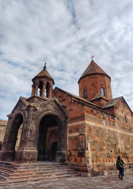 Тур Тбилиси - монастырь Бодбийский - Севан - Ереван - монастырь Хор Вирап - монастырь Эчмиадзинский - Гарни - монастырь Гегард - Фото 6