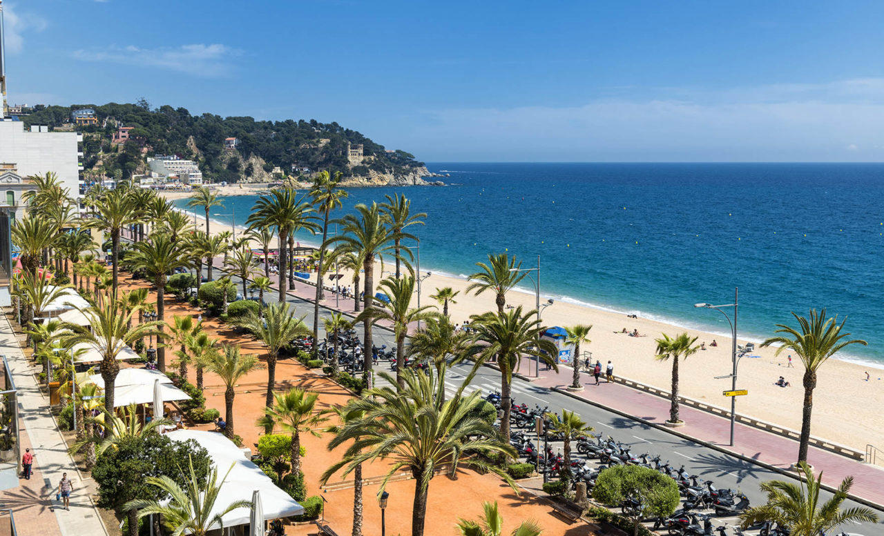 Автобусный тур Эрфурт - Париж - Версаль* - Орлеан - Каркасон - Салоу - Барселона* - Валенсия* - Арль - Лион* - Риквир - Страсбург - Нюрнберг, выезд из Минскa, Брестa