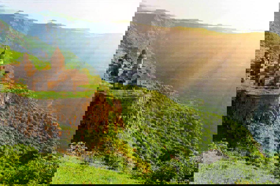 Тур Ереван - монастырь Гегард - Гарни - монастырь Эчмиадзинский, выезд из Минскa