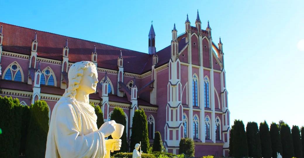 Автобусный тур Гервяты - Михалишки - Мядель - Будслав - Илово Мядельский р-н, выезд из Гомеля