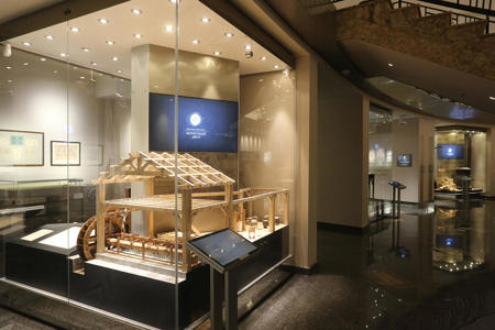 Тур Санкт-Петербург - Петергоф - Кронштадт - Фото 3 Интерактивный музей истории денег